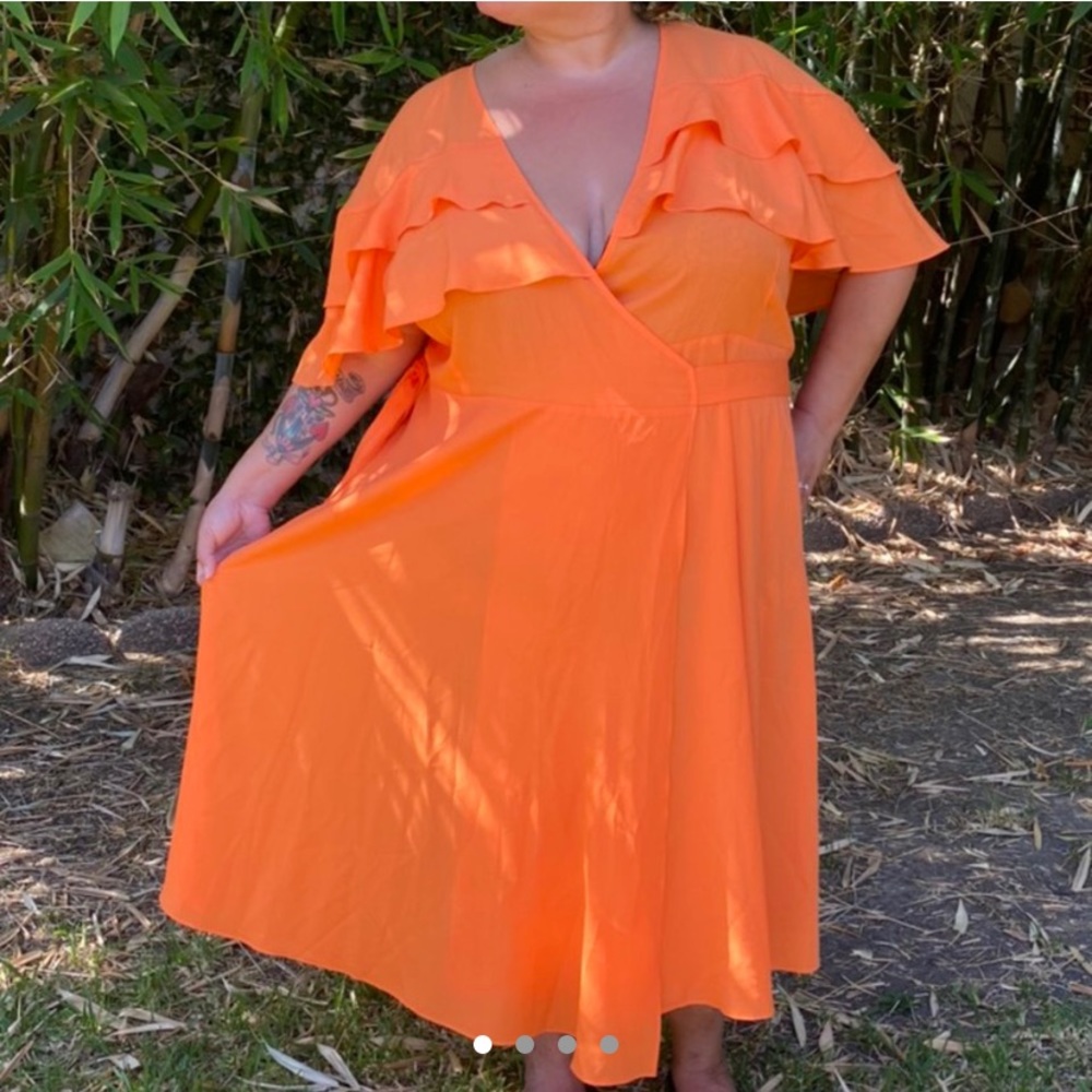 Orange ELOQUII brand midi dress ✨